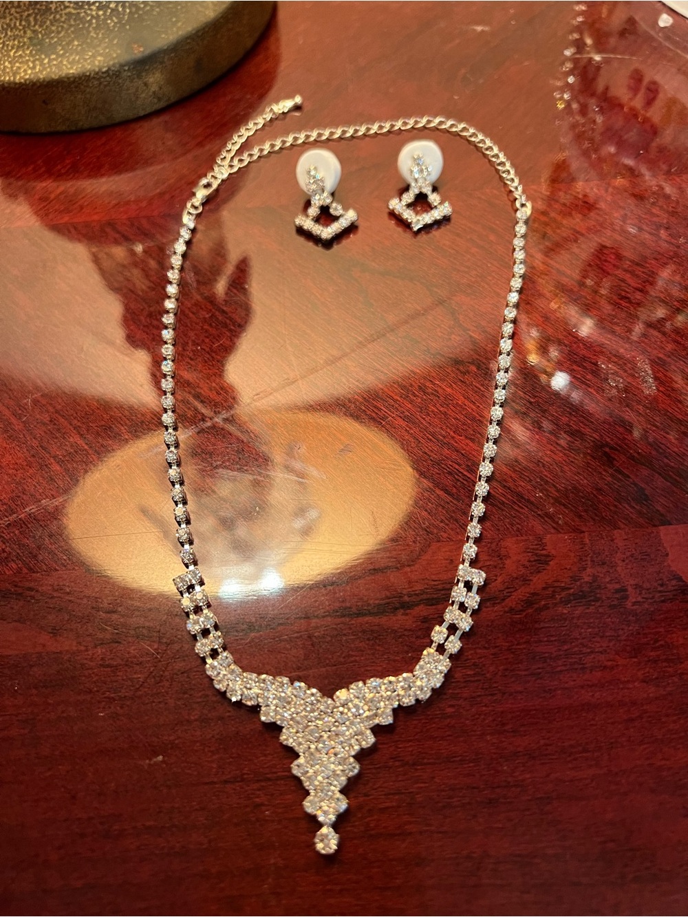 Rhinestone Crystal V-Shaped Necklace and Earrings Set - Silver
